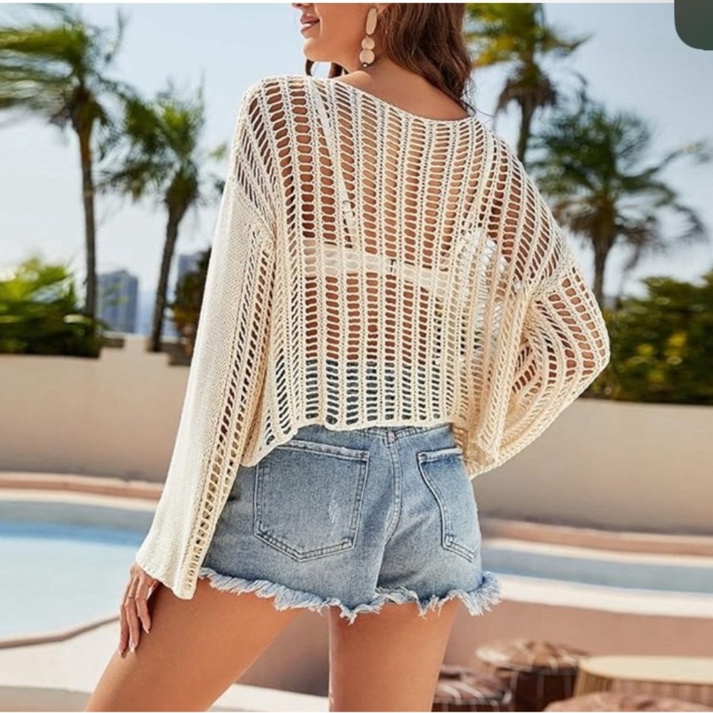 NWT Crochet top/beach swim cover up or layered.   It’s the in style for 2025
